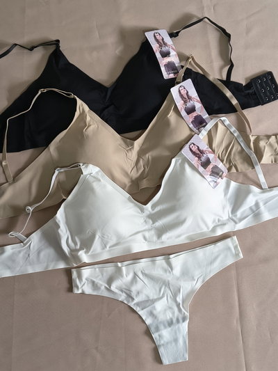 Art.684 Conjunto latex basico sin costuras con less 