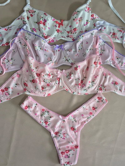 Art.678 Conjunto bralette con aro + less en V