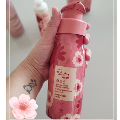 Crema Hidratante Tododia corporal flor de durazno y jazmín -flores 400ml