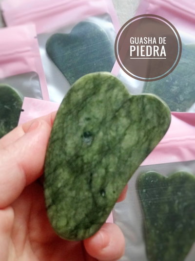 Guasha de piedra Corazón Verde