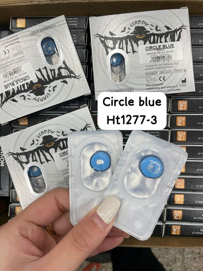 Lentes de contacto celeste con borde