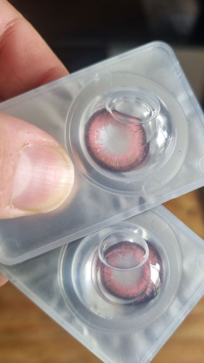 Lentes de contacto rosas