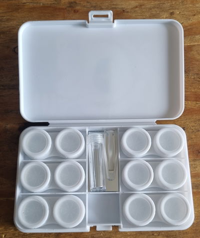 Kit para lentes de contacto transportable