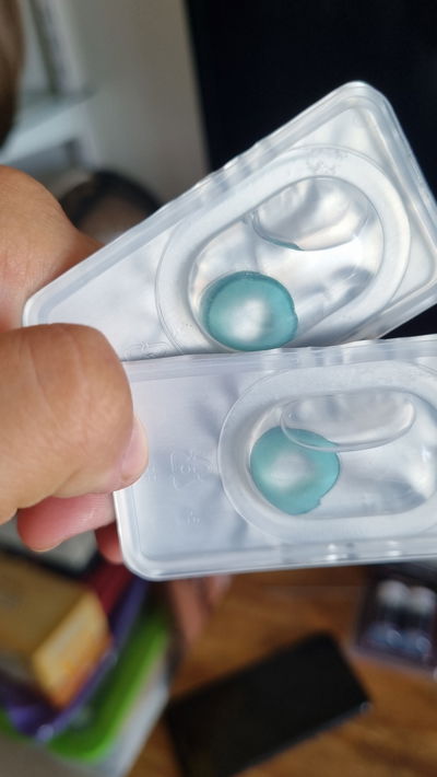 Lentes de contacto verdes claro