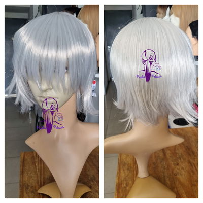 Peluca corta desmechada gris