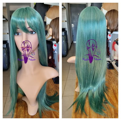 Peluca verde musgo con cuero cabelludo