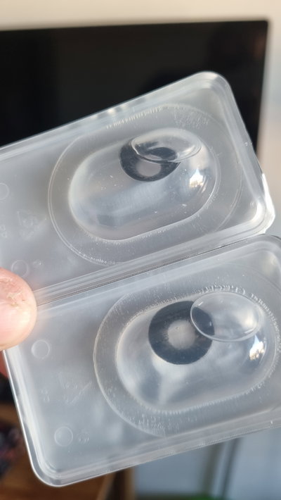 Lentes de contacto negro natural