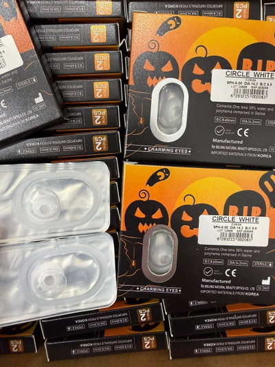 Lentes de contacto blancos sin borde 