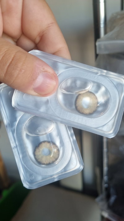 Lentes de contacto miel