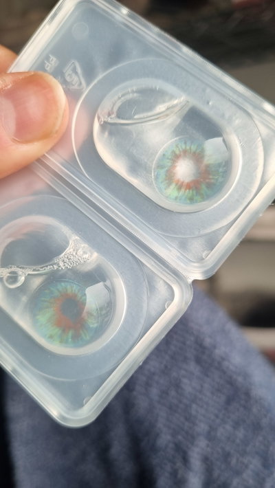Lentes de contacto verde agua