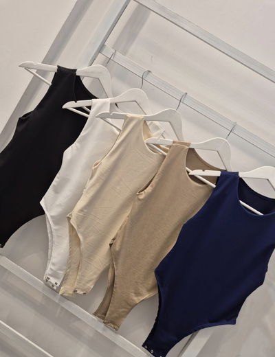 Body básico musculosa cuello cerrado 