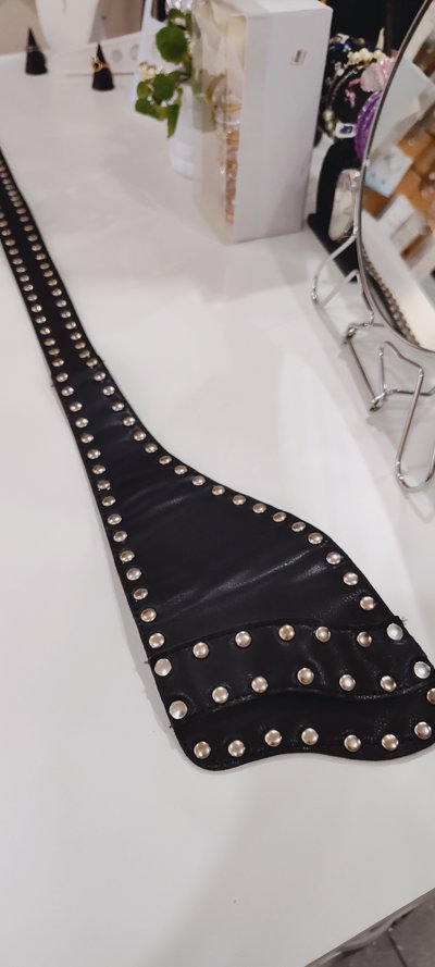 FAJA ENGANCHE TACHAS NEGRO