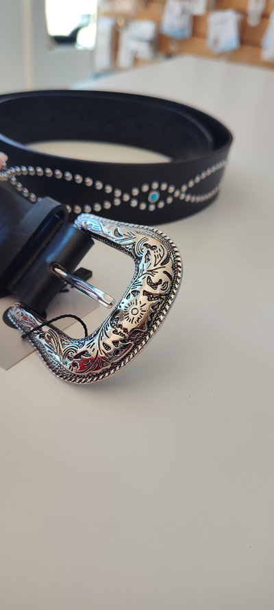 CINTO NEGRO ANCHO TACHAS 