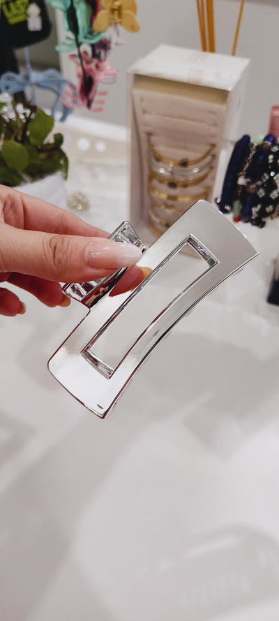 BROCHE METALIZADO 11CM RECTANGULAR