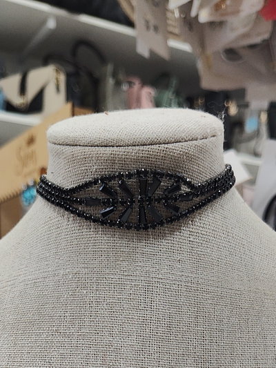 CHOKER STRASS OVALADA CON PIEDRAS FORMA FLOR