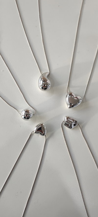 COLLAR DIJE CCB PLATEADO