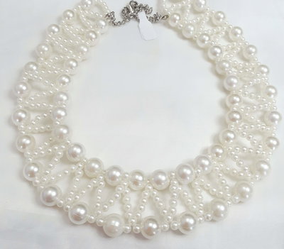 COLLAR TEJIDO DE PERLAS PLASTICAS