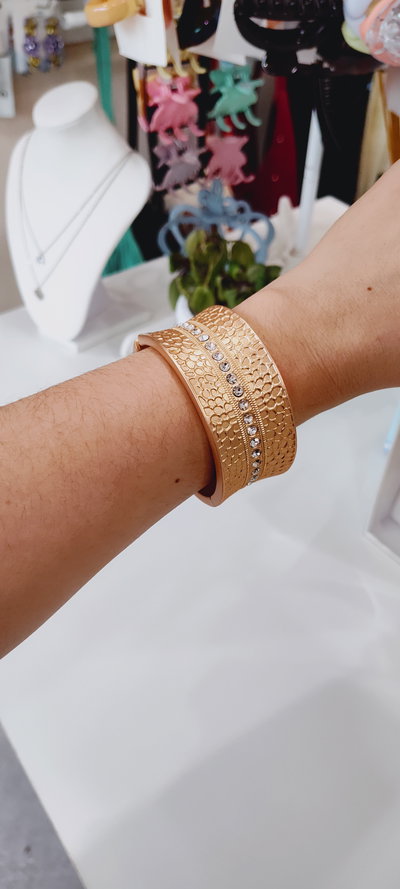 PULSERA CON DISEÑO Y FRANJA DE STRASS CENTRAL