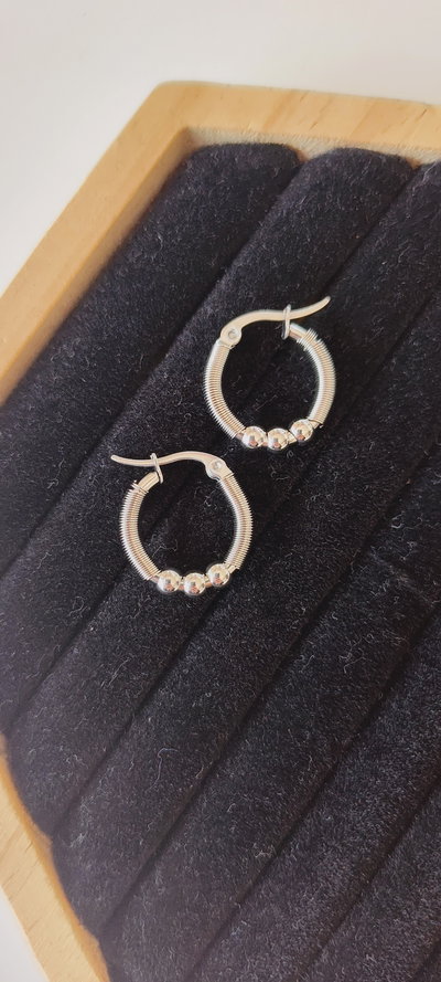 Argolla AQ RESORTE con bolitas