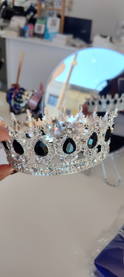 CORONA REDONDA BLANCA Y NEGRA