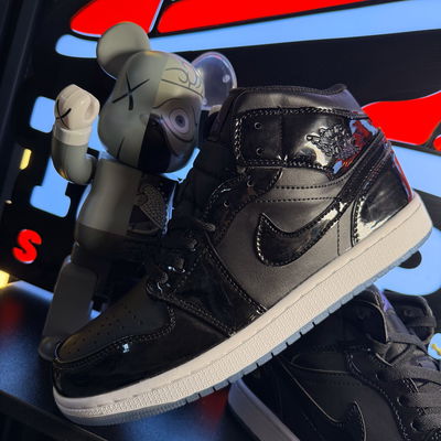 Botitas Jordan charol negro  - importadas 