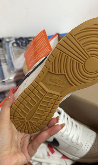 NK SB blanco con negro-  importadas 