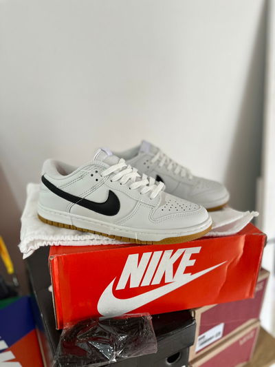 NK SB blanco con negro-  importadas 