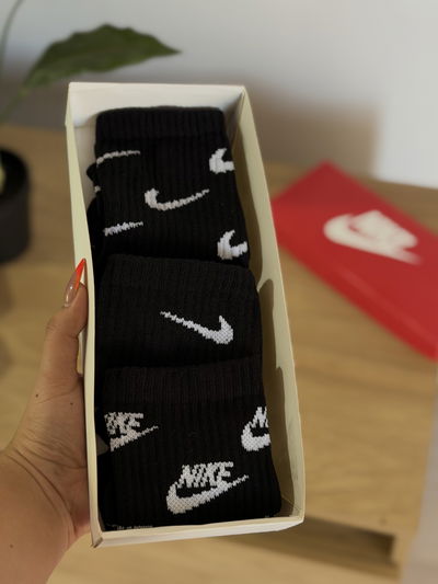 Caja de medias pack x3 - NK pipas