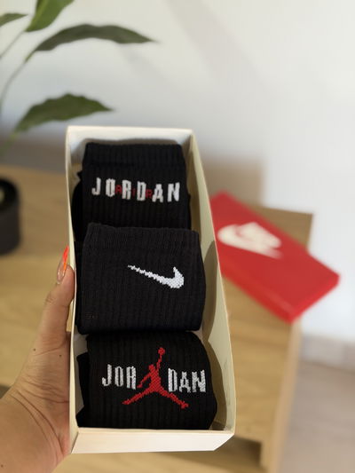 Caja de medias pack x3 - jordan full black 