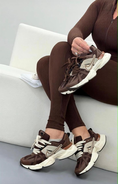 Nike V2K  marrón IMPORTADAS -