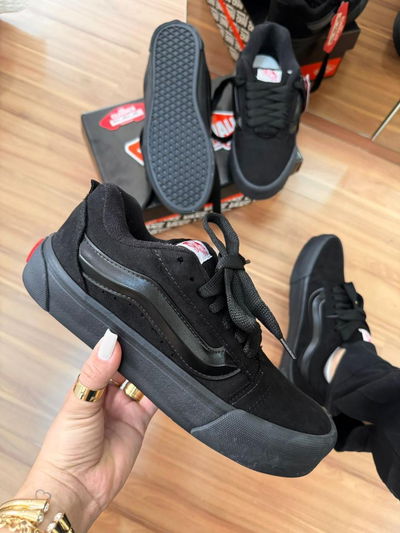 KNU total black importadas 