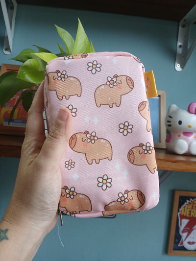 Neceser vertical simple capibaras rosa