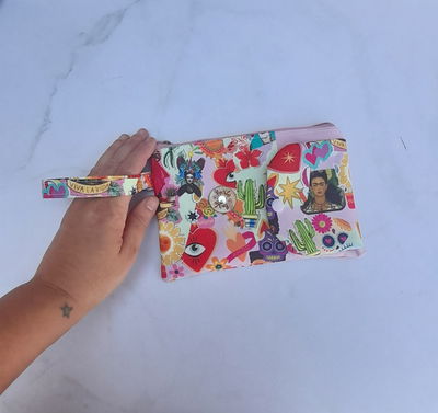 Estuche billetera para el celu Frida 