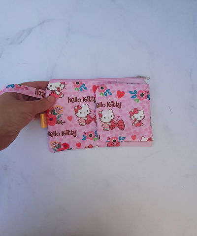 Estuche billetera para el celu Hello Kitty 