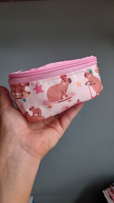 Estuche cubo capibaras rosas