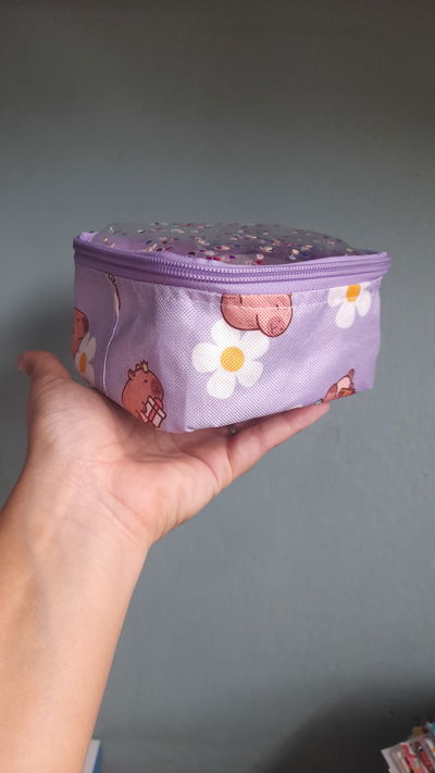 Estuche cubo Capibaras lilas