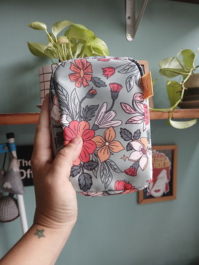 Cartuchera vertical simple flores