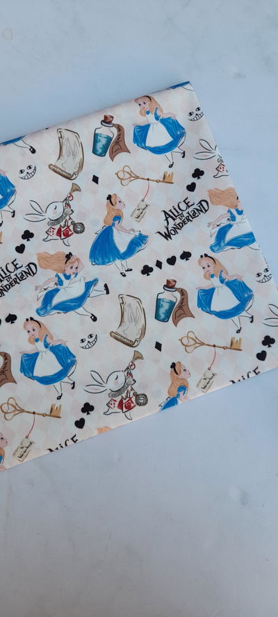 Cartuchera Vertical triple Alicia en el pais de las maravillas ( A PEDIDO)