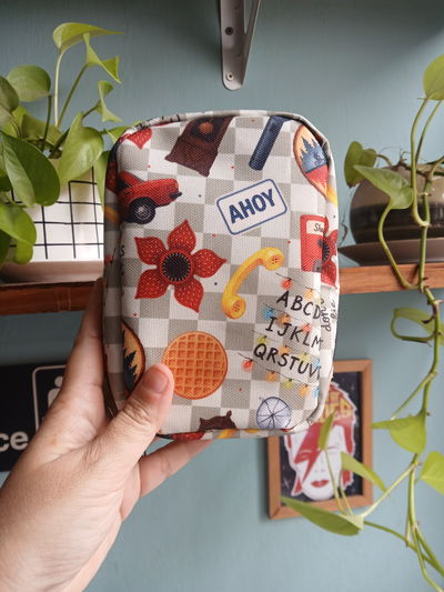 Cartuchera vertical simple Stranger things 