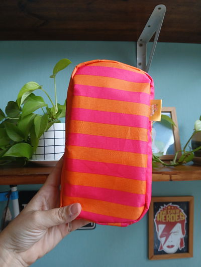 Cartuchera Vertical triple rayas fucsias y naranjas 