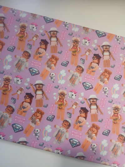 Cartuchera Vertical triple Roblox nena