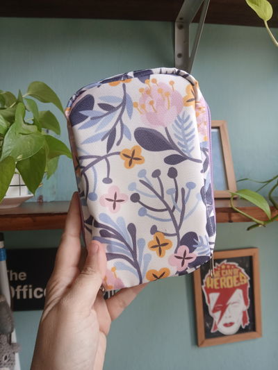 Cartuchera vertical simple flores lilas 