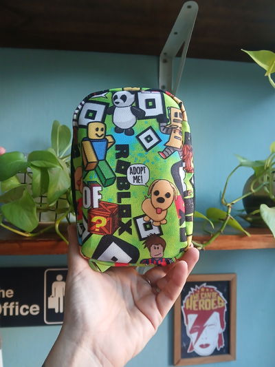 Cartuchera vertical simple Roblox