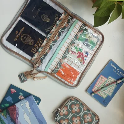 Organizador de documentos y estuche de viaje