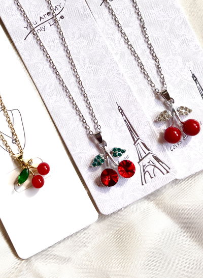 Collar Cereza Acero x 1