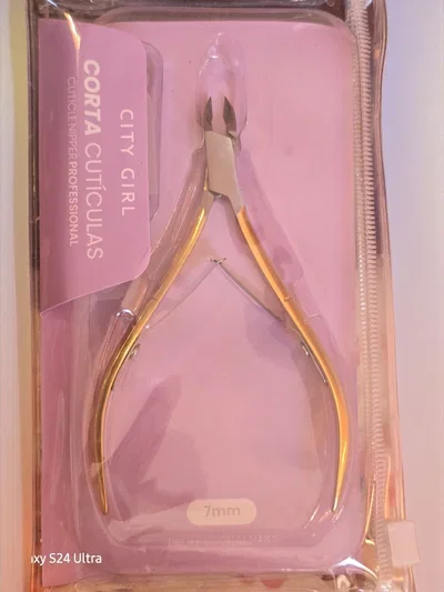 Alicate Corta Cuticulas Nueva Presentacion City Girl 
