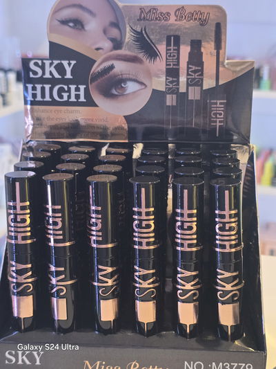 Mascara de pestañas negro Sky High