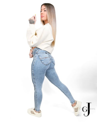 Skinny jenna