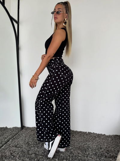 wideleg black dots