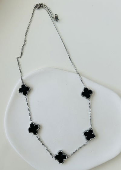 Collar Milan
